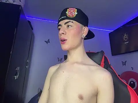 divine philp77 online show from November 2025 02:43:02 AM