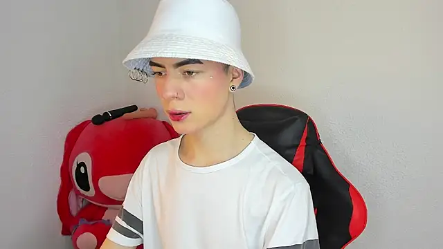 divine philp77 online show from November 2025 11:05:01 PM