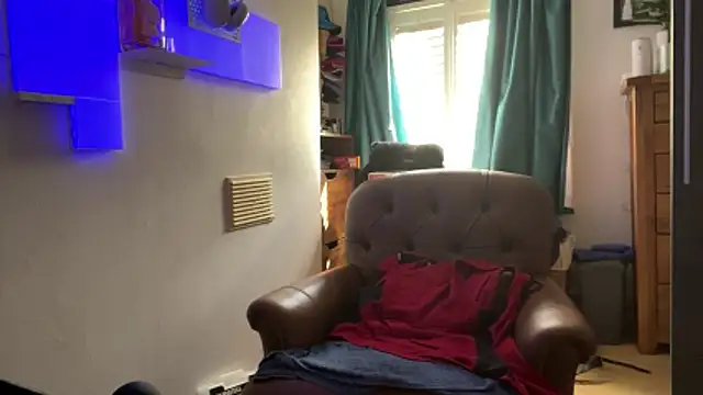 Snapshot of LeatherSdaddy chatting on April 2026 01:38:01 PM LeatherSdaddy online show from April 2026 01:38:01 PM