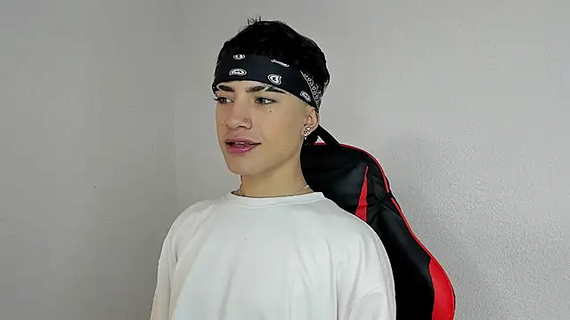 ThiagoDV online show from November 2025 07:58:01 PM