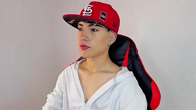 ThiagoDV online show from November 2025 12:49:01 PM