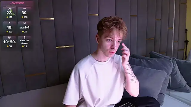 Paul Holt online show from November 2025 08:21:02 PM