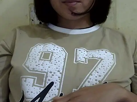 Snapshot of Anika_Singh chatting on May 2026 09:50:01 AM Anika Singh online show from May 2026 09:50:01 AM