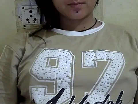 Snapshot of Anika_Singh chatting on May 2026 04:10:01 AM Anika Singh online show from May 2026 04:10:01 AM