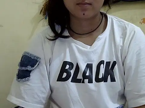 Snapshot of Anika_Singh chatting on May 2026 04:19:02 AM Anika Singh online show from May 2026 04:19:02 AM