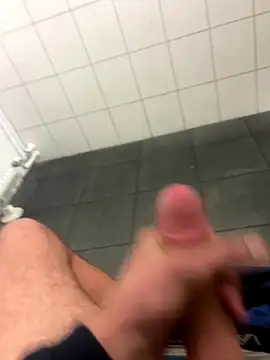 lukasDickpic12 online show from November 2025 05:34:02 PM