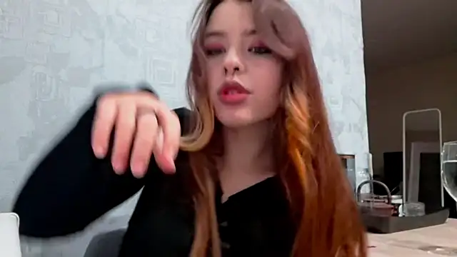 Snapshot of AwnyGrub chatting on November 2025 03:49:01 PM AwnyGrub online show from November 2025 03:49:01 PM