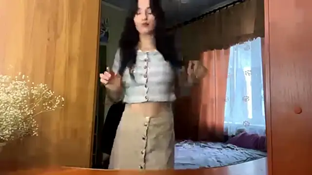 Snapshot of AliciaCapehart chatting on November 2025 07:19:01 AM AliciaCapehart online show from November 2025 07:19:01 AM