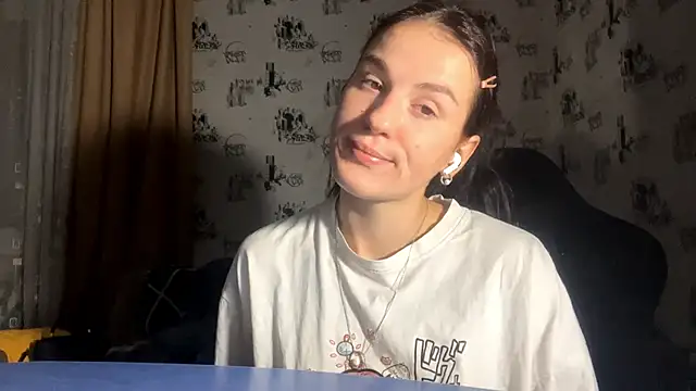 Snapshot of AliciaCapehart chatting on December 2025 03:06:01 PM AliciaCapehart online show from December 2025 03:06:01 PM