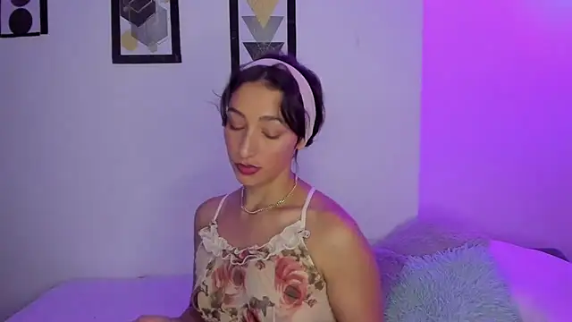 kirakay1 online show from November 2025 02:32:01 AM