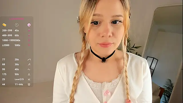 Snapshot of Love_audirs6 chatting on November 2025 01:44:02 PM Love audirs6 online show from November 2025 01:44:02 PM