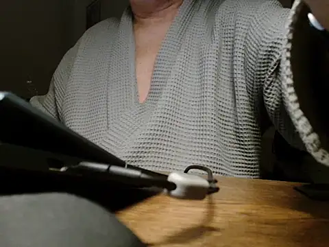 sssuka online show from February 2026 10:04:01 PM