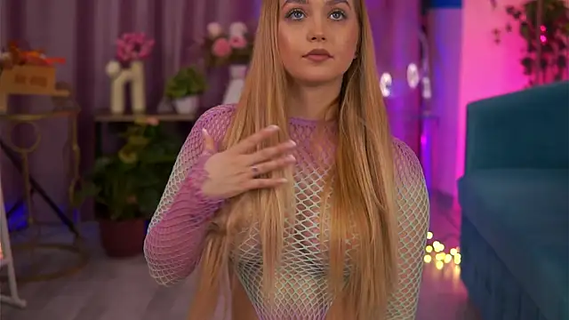 Snapshot of ElyssawetXX chatting on November 2025 07:27:01 PM ElyssawetXX online show from November 2025 07:27:01 PM