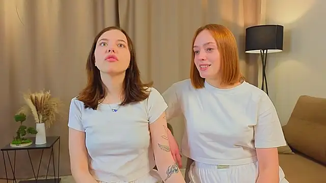 LucreciaAsters online show from November 2025 04:14:02 AM