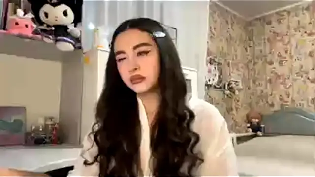 Snapshot of AheadSort chatting on November 2025 05:39:01 PM AheadSort online show from November 2025 05:39:01 PM