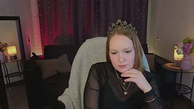 Elizabeth Walson online show from November 2025 12:42:02 PM