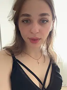 yoyogirlx online show from June 2026 02:24:02 AM