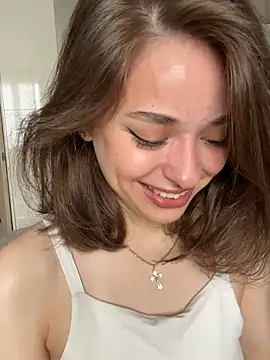 yoyogirlx online show from July 2026 02:47:02 AM