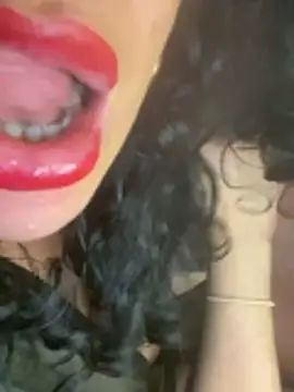 Snapshot of Deessenympho chatting on February 2026 09:53:01 PM Deessenympho online show from February 2026 09:53:01 PM