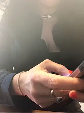 Snapshot of Deessenympho chatting on February 2026 09:12:02 AM Deessenympho online show from February 2026 09:12:02 AM