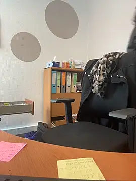 Snapshot of Deessenympho chatting on March 2026 09:36:02 AM Deessenympho online show from March 2026 09:36:02 AM