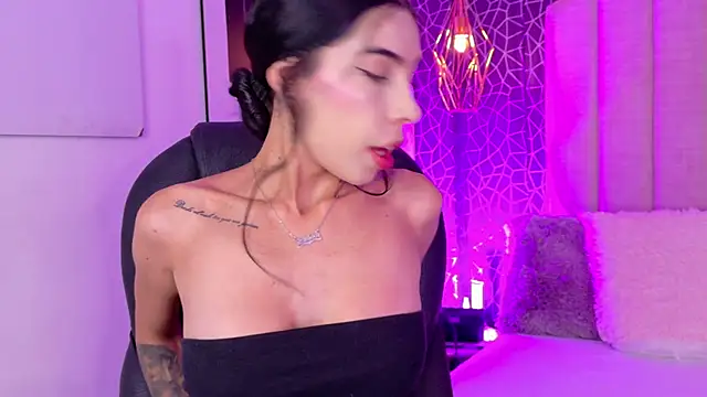 Snapshot of IrisDeLaVega_ chatting on March 2026 02:10:01 PM IrisDeLaVega online show from March 2026 02:10:01 PM