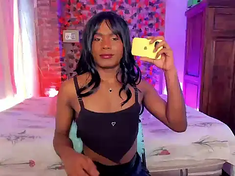 Snapshot of LaGoldenBitch chatting on November 2025 12:16:02 PM LaGoldenBitch online show from November 2025 12:16:02 PM