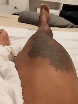 Zepouvinho online show from December 2025 03:36:02 AM