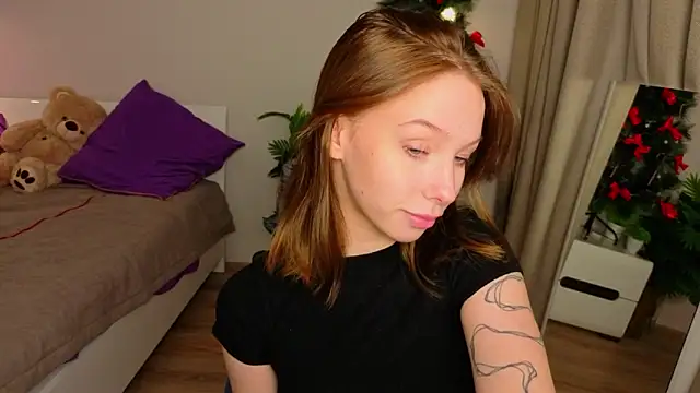 LilyPoetry  online show from January 2026 11:49:01 AM