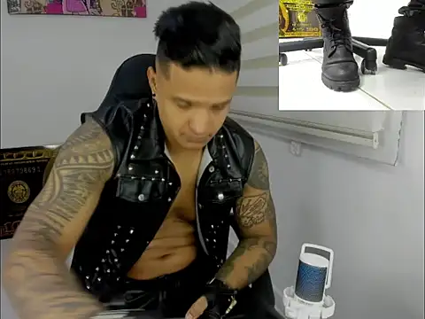 Snapshot of master_leather chatting on March 2026 11:42:02 PM master leather online show from March 2026 11:42:02 PM