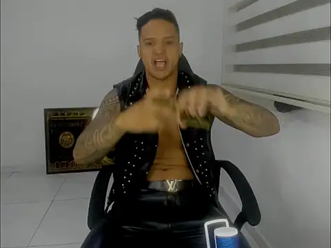 Snapshot of master_leather chatting on March 2026 02:43:01 PM master leather online show from March 2026 02:43:01 PM
