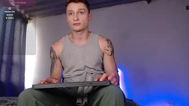 ArthurPhoenixx online show from December 2025 06:36:02 PM