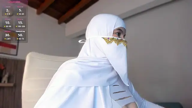 Hannaa Dolly online show from November 2025 03:01:02 AM