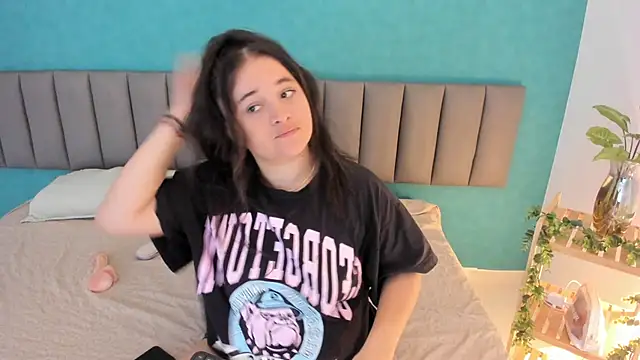 Snapshot of AzucenaBigAss chatting on November 2025 09:47:01 PM AzucenaBigAss online show from November 2025 09:47:01 PM