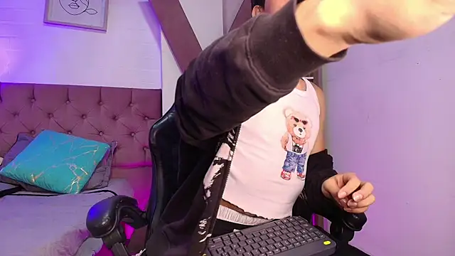 Davel Svetla online show from November 2025 03:38:01 AM