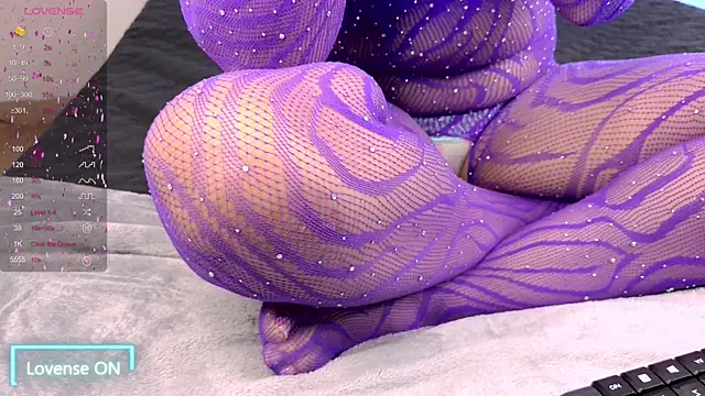 Amelia-Voss online show from November 2025 01:43:01 PM