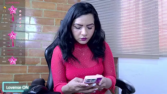 Amelia-Voss online show from December 2025 02:04:01 PM