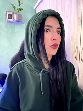 Snapshot of Cristal_Cerati_ chatting on November 2025 02:33:01 PM Cristal Cerati online show from November 2025 02:33:01 PM