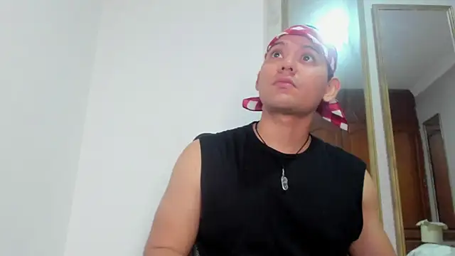 DhannLee online show from November 2025 02:05:01 PM