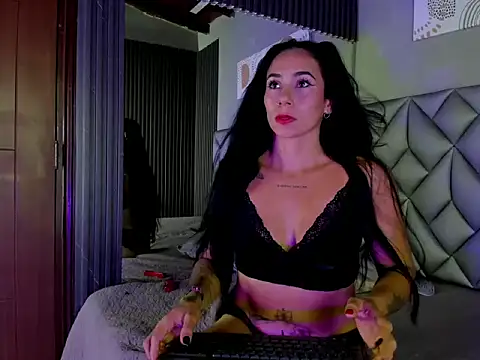 Snapshot of May-Clanfort chatting on November 2025 01:12:02 PM May-Clanfort online show from November 2025 01:12:02 PM