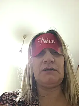 Tania9  online show from November 2025 07:34:02 PM