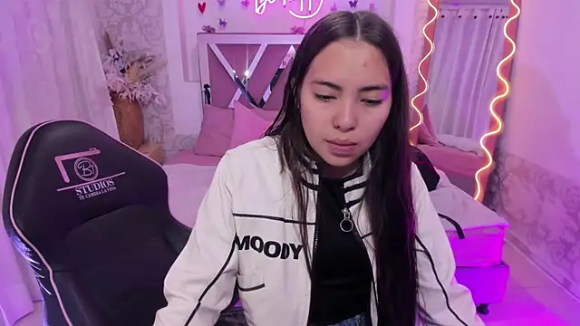 ISABELA TAY online show from March 2026 11:37:01 AM