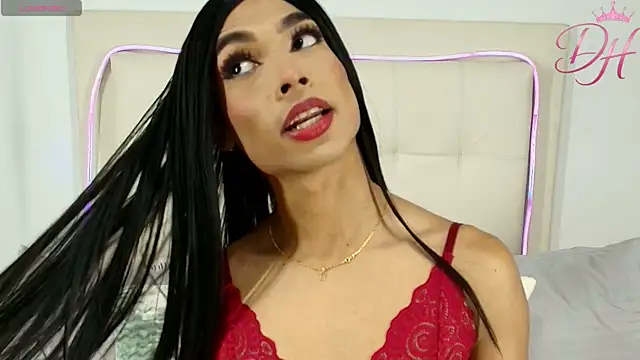 Daphne Hills online show from April 2026 07:00:01 PM