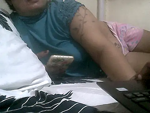 loriepinay46 online show from November 2025 02:01:01 PM