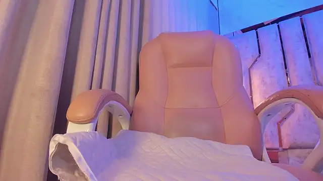 Caroline palmerr online show from April 2026 03:28:02 AM