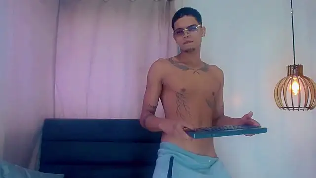 Isaacas  online show from November 2025 11:36:02 AM