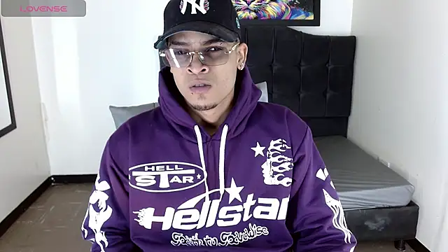 Isaacas  online show from November 2025 11:20:02 AM