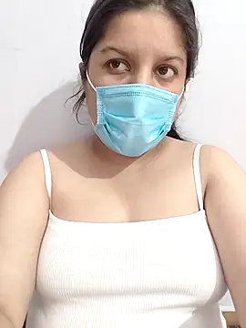 Snapshot of Cute_hotzara chatting on May 2026 05:37:01 AM Cute hotzara online show from May 2026 05:37:01 AM