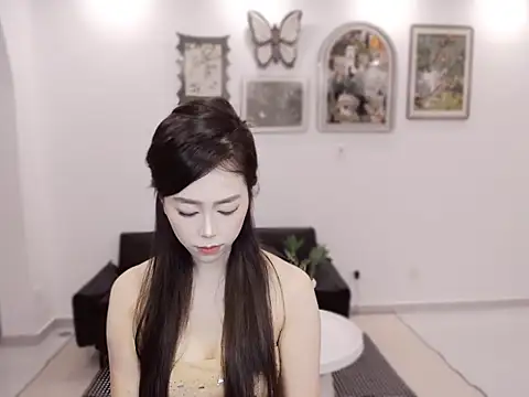 Snapshot of Aurora_9 chatting on November 2025 06:51:01 PM Aurora 9 online show from November 2025 06:51:01 PM