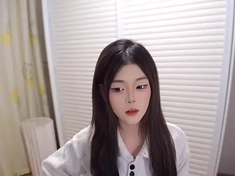 Snapshot of Aurora_9 chatting on November 2025 12:53:01 PM Aurora 9 online show from November 2025 12:53:01 PM